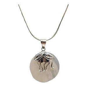 AG1 Italian Sterling Silver .925 Mother of Pearl Flower Pendant Necklace